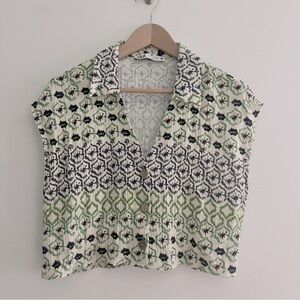 Zara Boho Cropped Boxy Blouse Button Front w V Neck Geometric Print Large